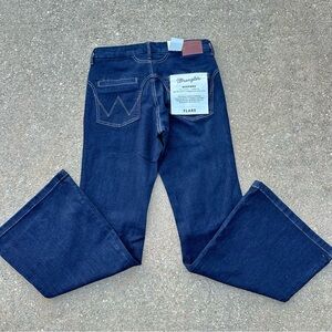 New with tags Wrangler BESPOKE Flare Jeans Size 29